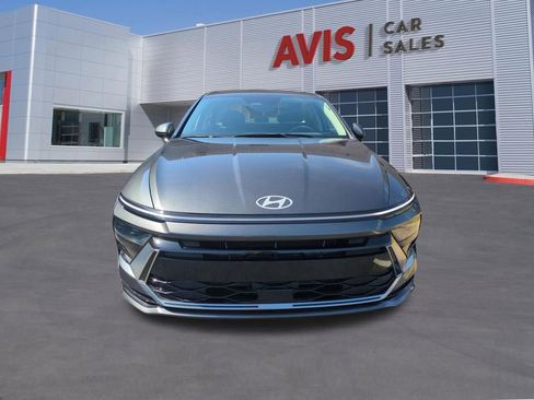 Used 2025 Hyundai Sonata SEL FWD image 2