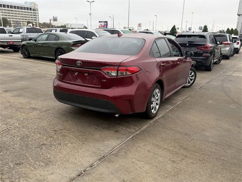 Used 2023 Toyota Corolla LE image 5