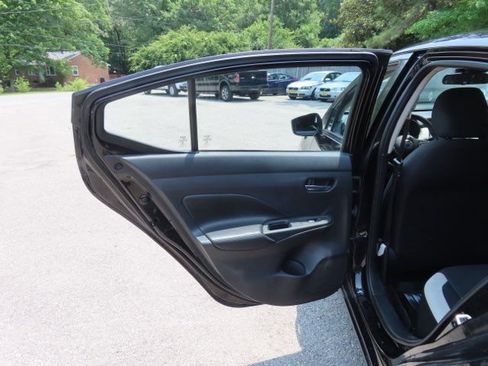 Used 2020 Nissan Versa SV FWD image 11