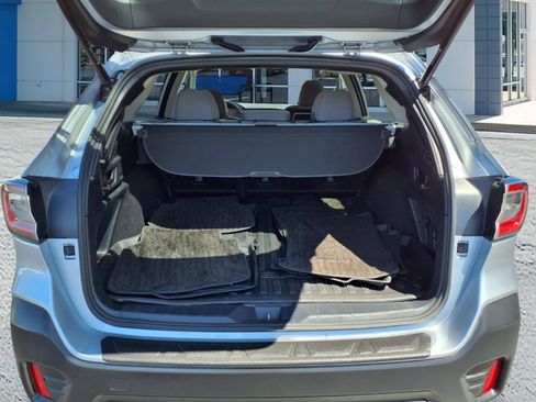 Used 2022 Subaru Outback Premium image 5