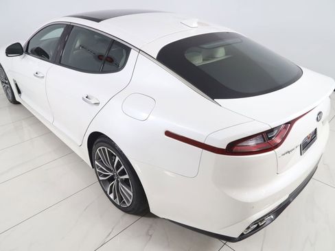Used 2019 Kia Stinger Premium RWD image 27