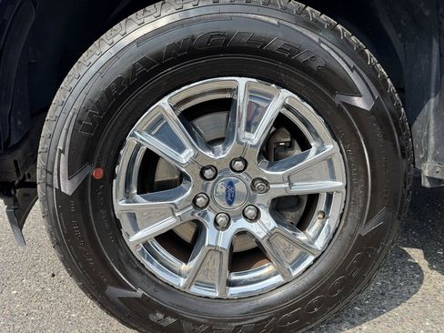Used 2017 Ford F150 XLT w/ Equipment Group 301A Mid AWD/4WD image 19