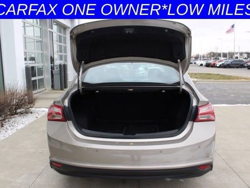 Used 2022 Chevrolet Malibu LT image 8