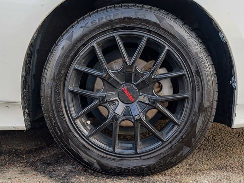 Used 2017 Toyota Prius Prime Premium image 12