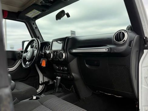 Used 2011 Jeep Wrangler Rubicon w/ PWR Convenience Group AWD/4WD image 14