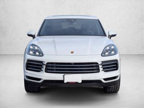 Used 2022 Porsche Cayenne image 2