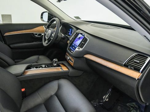 Certified 2024 Volvo XC90 B6 Plus w/ Protection Package Premier AWD/4WD image 16