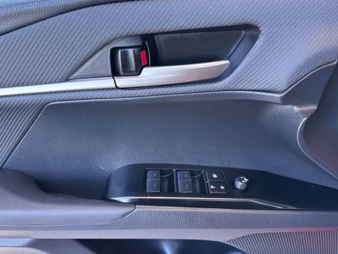 Used 2025 Toyota Camry SE FWD image 12