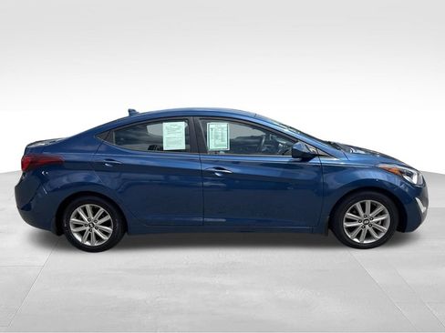 Used 2016 Hyundai Elantra SE w/ Option Group 02 FWD image 6