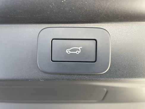 Used 2024 Land Rover Range Rover Long Wheelbase SE AWD/4WD image 39