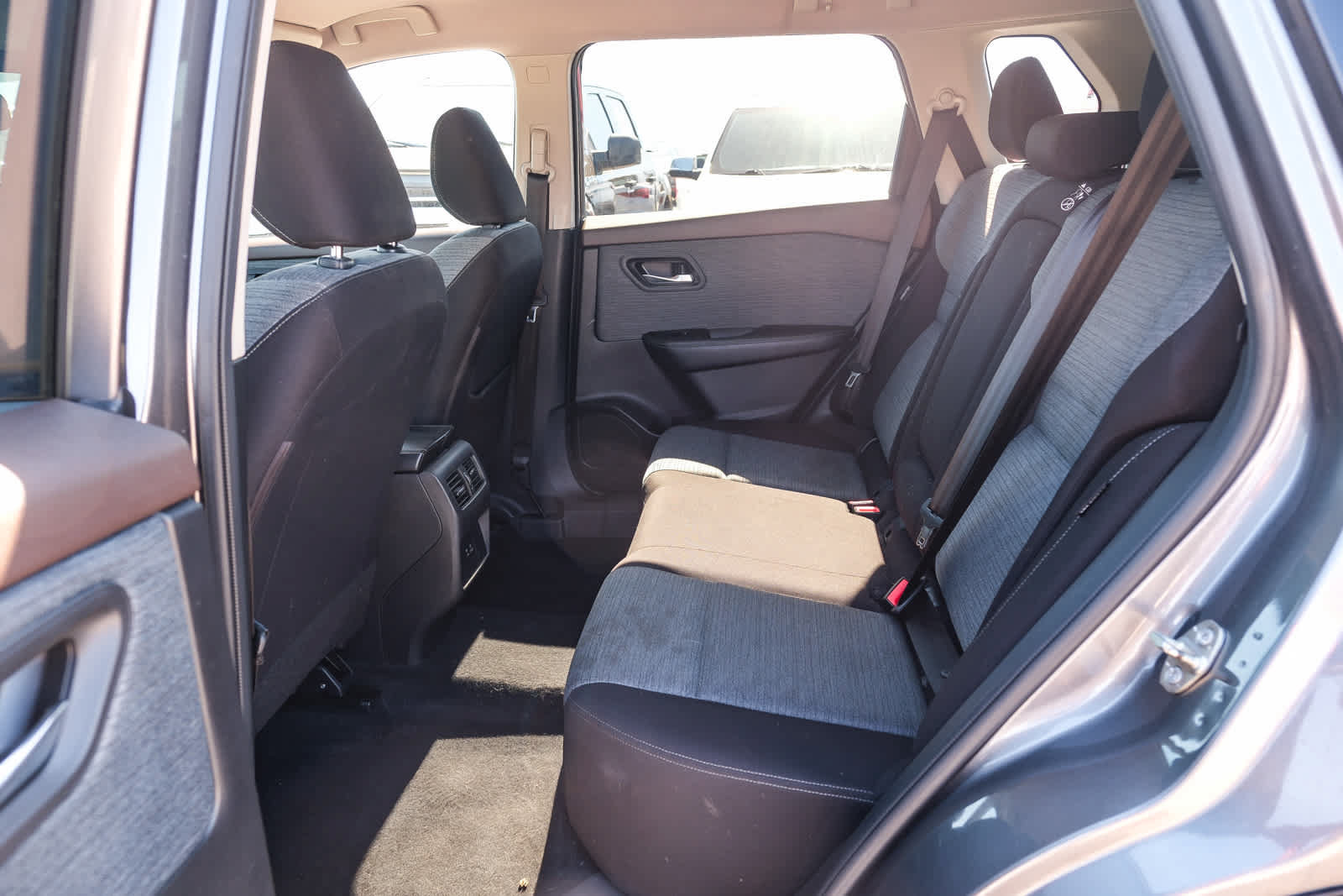 Used 2023 Nissan Rogue SV AWD/4WD image 19