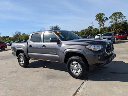 Used 2016 Toyota Tacoma SR5 image 2