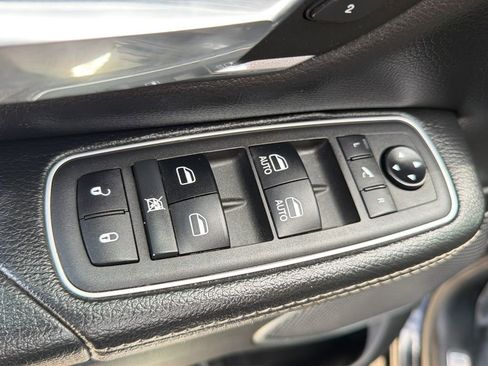 Used 2022 RAM 1500 Laramie AWD/4WD image 17