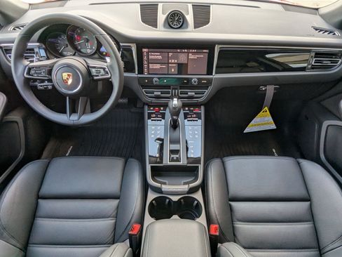 Certified 2026 Porsche Macan image 22