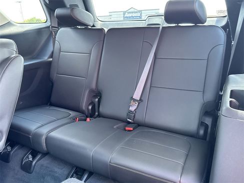 Used 2021 Chevrolet Traverse Premier image 30