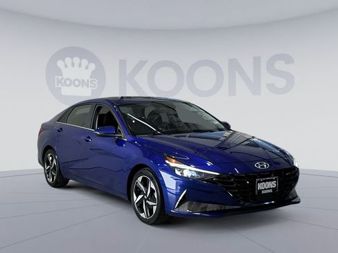Used 2023 Hyundai Elantra Limited image 18