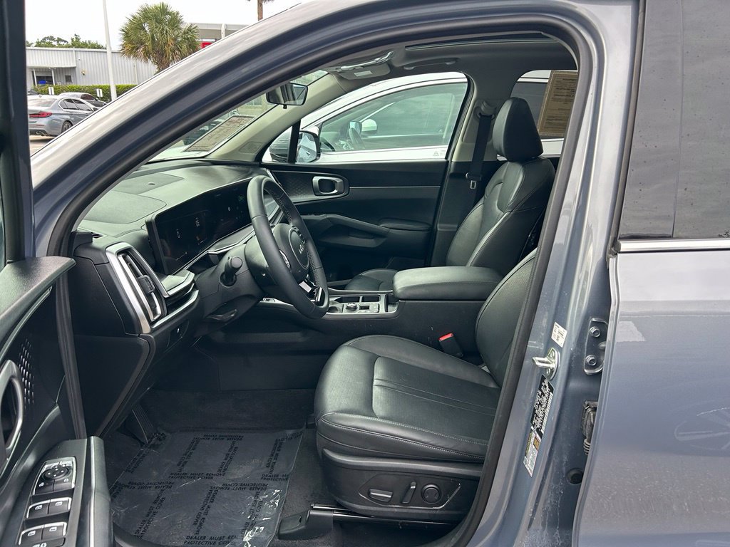 Used 2024 Kia Sorento S w/ Panoramic Sunroof Package FWD image 16