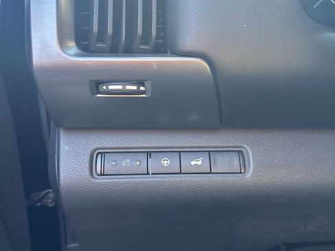 Used 2023 Nissan Pathfinder SL w/ SL Premium Package image 11