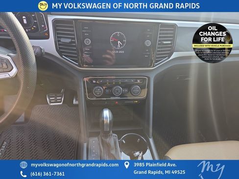 Used 2023 Volkswagen Atlas Cross Sport SEL R-Line image 21
