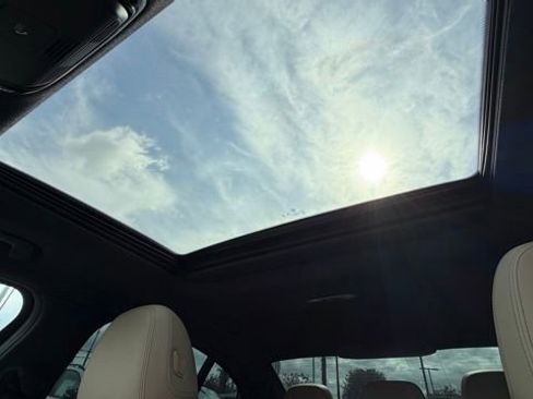 Used 2024 BMW M340i w/ Premium Package image 4