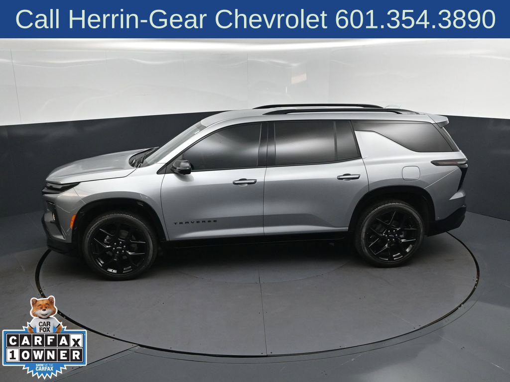 Used 2026 Chevrolet Traverse RS w/ LPO, Floor Liner Package FWD image 32