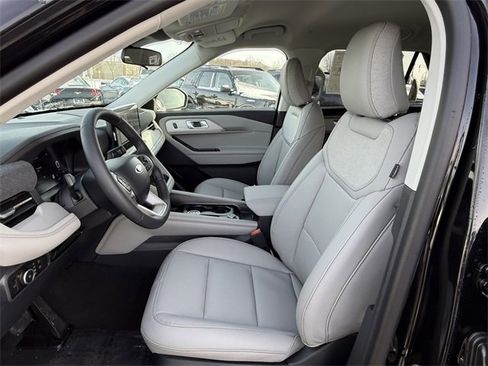 New 2026 Ford Explorer Active w/ Active Comfort Package image 10