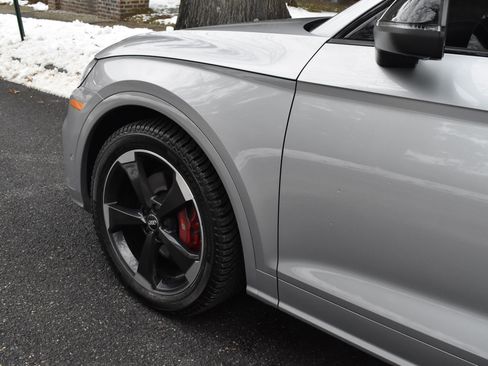 Used 2019 Audi SQ5 Prestige w/ Prestige Package image 15