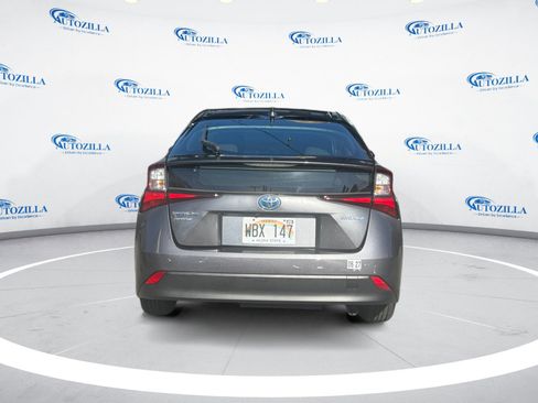 Used 2020 Toyota Prius LE w/ Carpet Mat Package AWD/4WD image 4