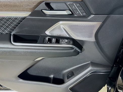 Certified 2025 GMC Acadia Denali w/ Super Cruise Package image 16