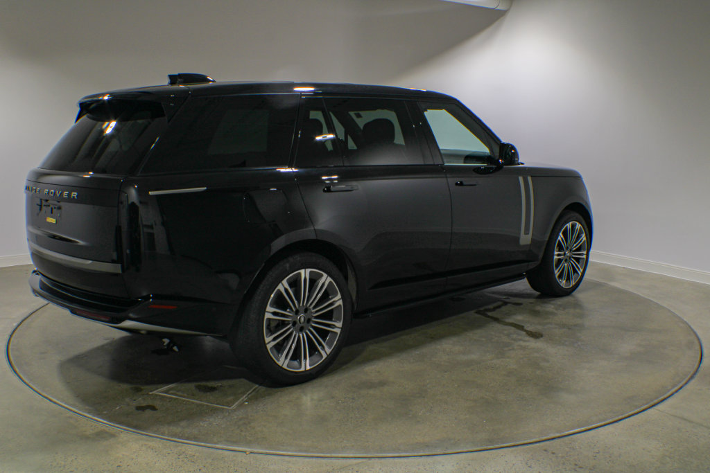 Certified 2025 Land Rover Range Rover Long Wheelbase SE AWD/4WD image 5