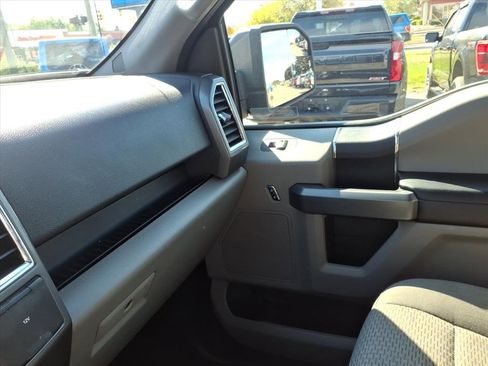 Used 2015 Ford F150 XLT image 17