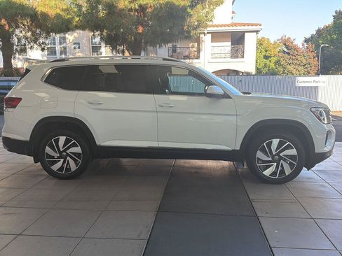 Used 2024 Volkswagen Atlas SEL AWD/4WD image 6