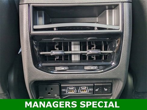 New 2025 Jeep Grand Cherokee Limited w/ Black Appearance Package image 25