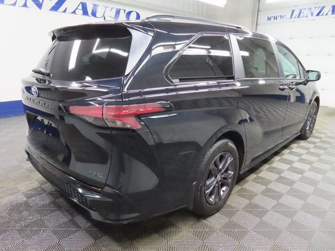 Used 2025 Toyota Sienna XSE image 4