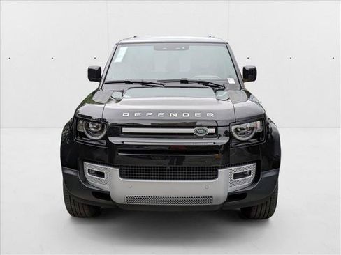 New 2025 Land Rover Defender 110 S image 6