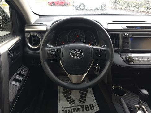 Used 2013 Toyota RAV4 XLE FWD image 21