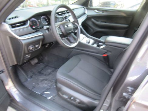 New 2025 Jeep Grand Cherokee L Laredo w/ Luxury Tech Group I image 20