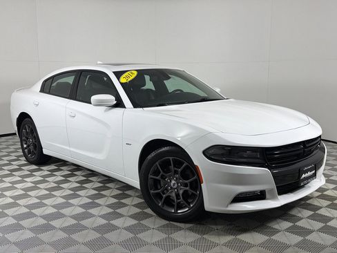 Used 2018 Dodge Charger GT image 2