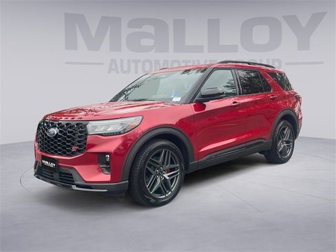 Used 2025 Ford Explorer ST image 1