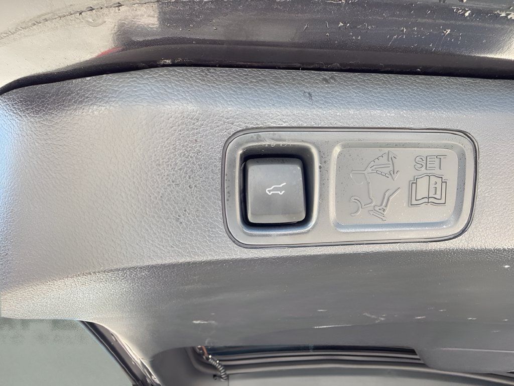 Used 2024 Ford Expedition Platinum AWD/4WD image 28