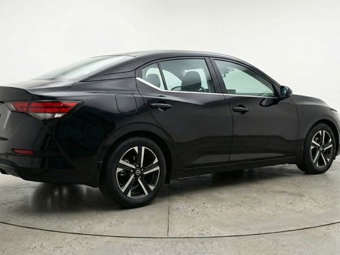 Used 2025 Nissan Sentra SV image 9