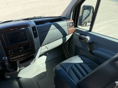 Used 2015 Mercedes-Benz Sprinter 3500 image 17
