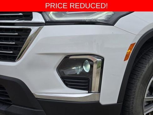 Used 2022 Chevrolet Traverse LT FWD image 9