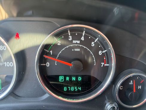 Used 2014 Jeep Wrangler Unlimited Sahara AWD/4WD image 50