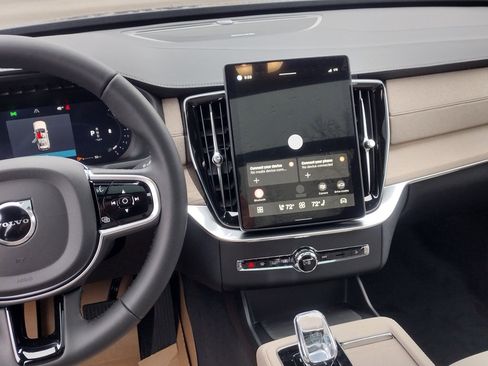 New 2026 Volvo XC90 B6 Plus w/ Protection Package Premier image 29