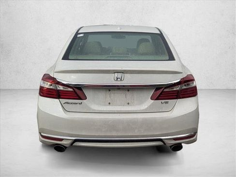 Used 2017 Honda Accord EX-L image 5