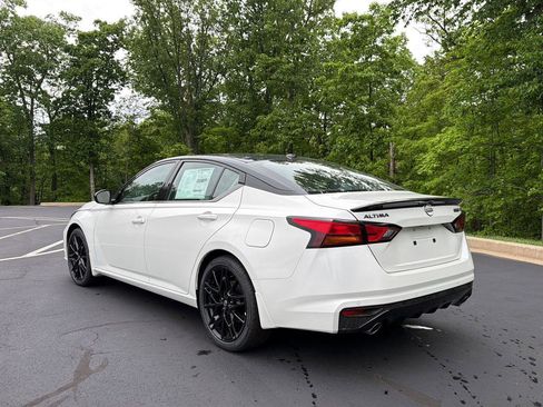 New 2026 Nissan Altima 2.5 SR w/ SR Midnight Edition Package FWD image 5