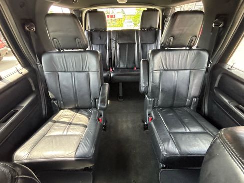 Used 2016 Lincoln Navigator Select AWD/4WD image 16