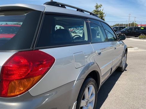 Used 2006 Subaru Outback 2.5i Limited AWD/4WD image 8