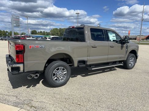 New 2026 Ford F250 Lariat w/ FX4 Off-Road Package image 4